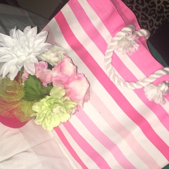 VS Pink Striped Tote Bag NWT - Picture 7 of 7